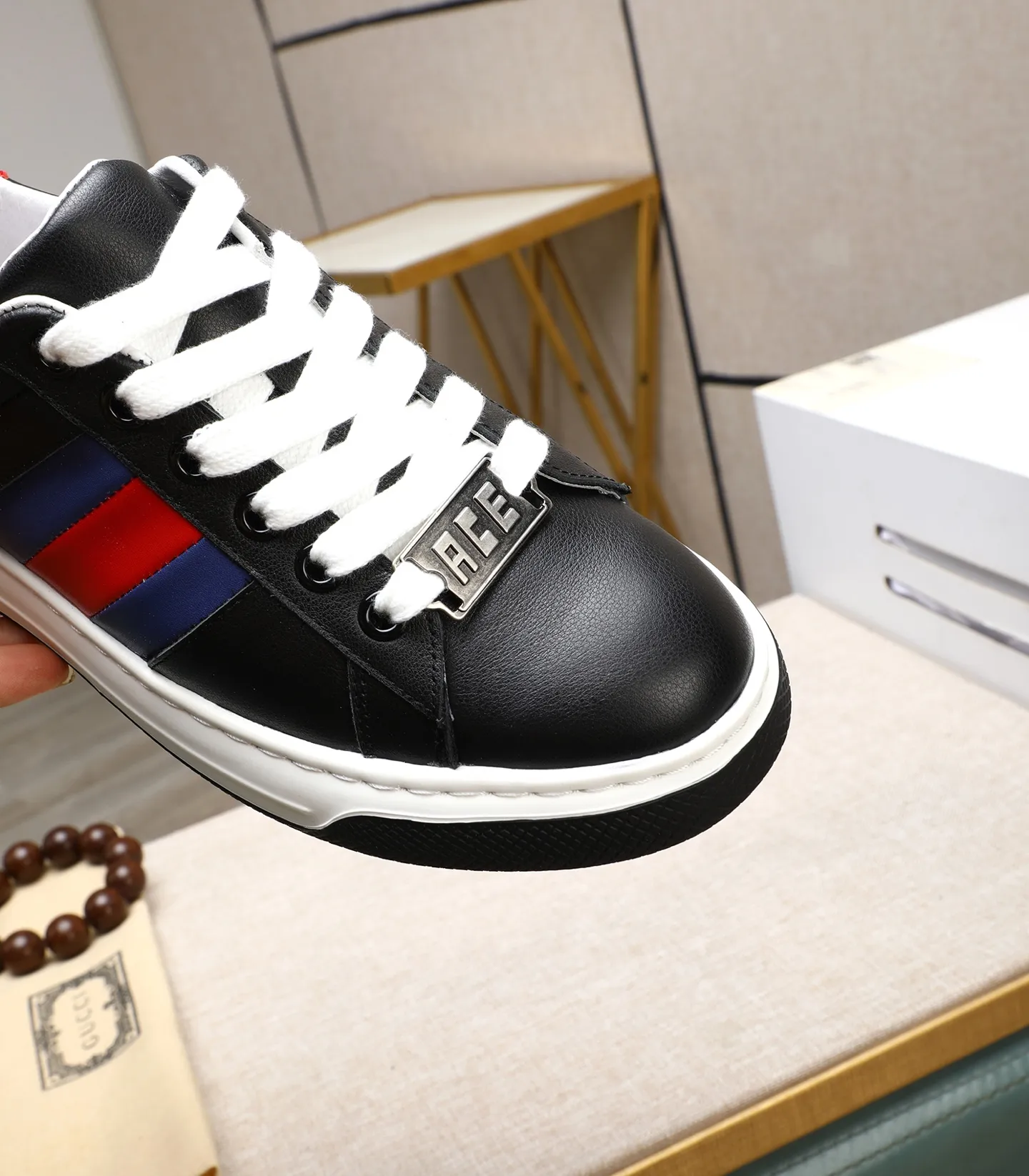 Men's clothing and shoes 💰500 (Gucci) The latest 🎁🎁 casual and fashionable men's shoes 👟 from the official website, hot style 💥 style is simple and elegant, exclusive for trendy men. Unique official website latest brand double G elements 👑 original Gucci decoration, fashionable and generous, original material original calfskin, ✅ fully imported first-layer pigskin lining, official website designated wear-resistant, lightweight original rubber casual outsole, counter classic model taken in kind, 38-44 black and white optional
